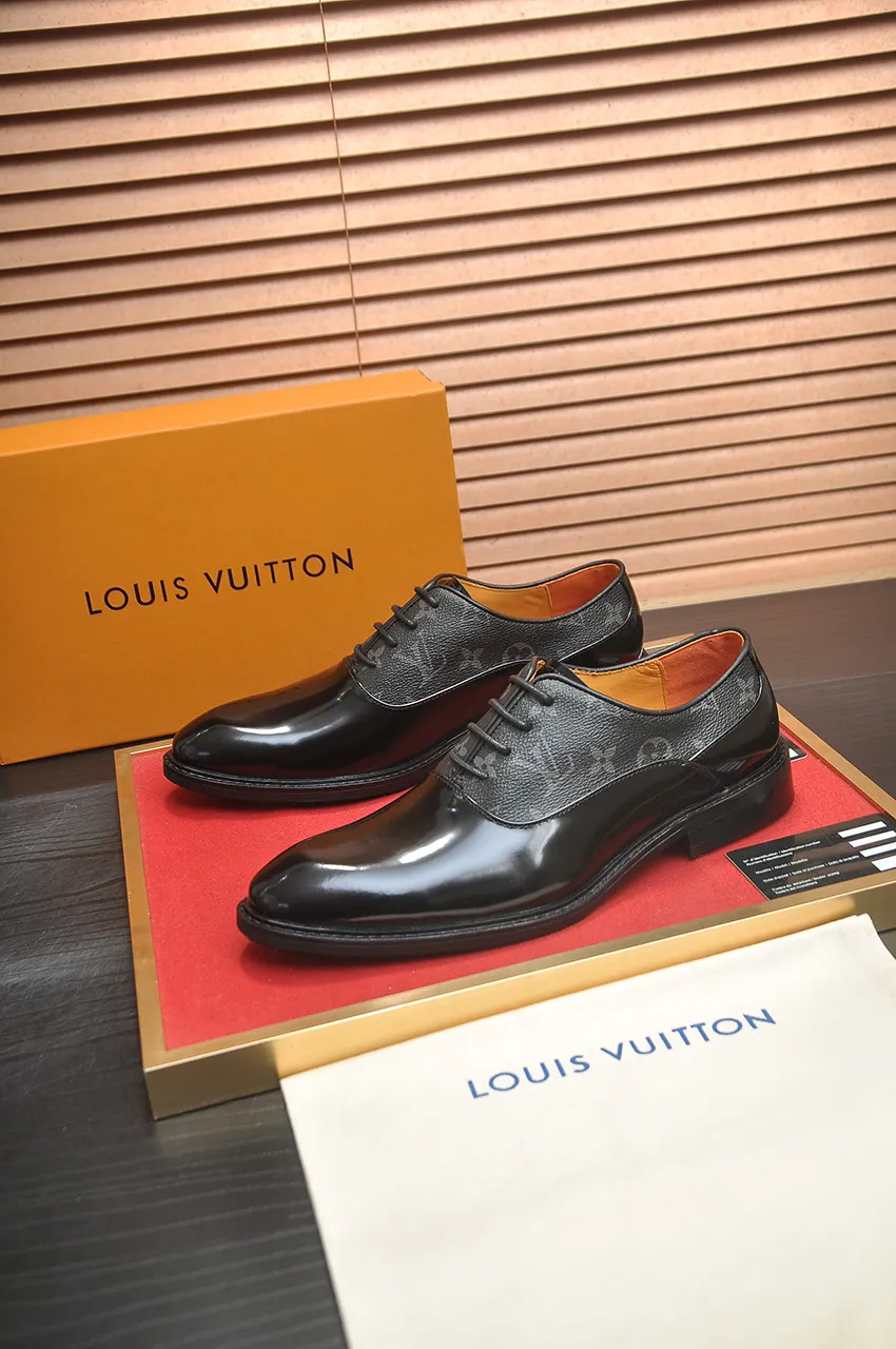 Men's men's shoes 💰460💶 [LV] (all high-end sheep lining) 🍀LV's latest genuine leather business suit shoes are launched simultaneously on the official website. The first-layer cowhide imported from Italy is made of heavy gold, 💥official website 1:1 rubber outsole. Versatile to wear, high-end without losing class, and the color combination is extraordinary. This four-season style is alluring when worn on your feet, showing off your big-name flair. Standard code 38-45 (45 customized)